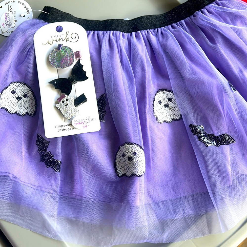 Absolutely gorgeous, wink ghost skirt and matching hair clips new with tags 6/8